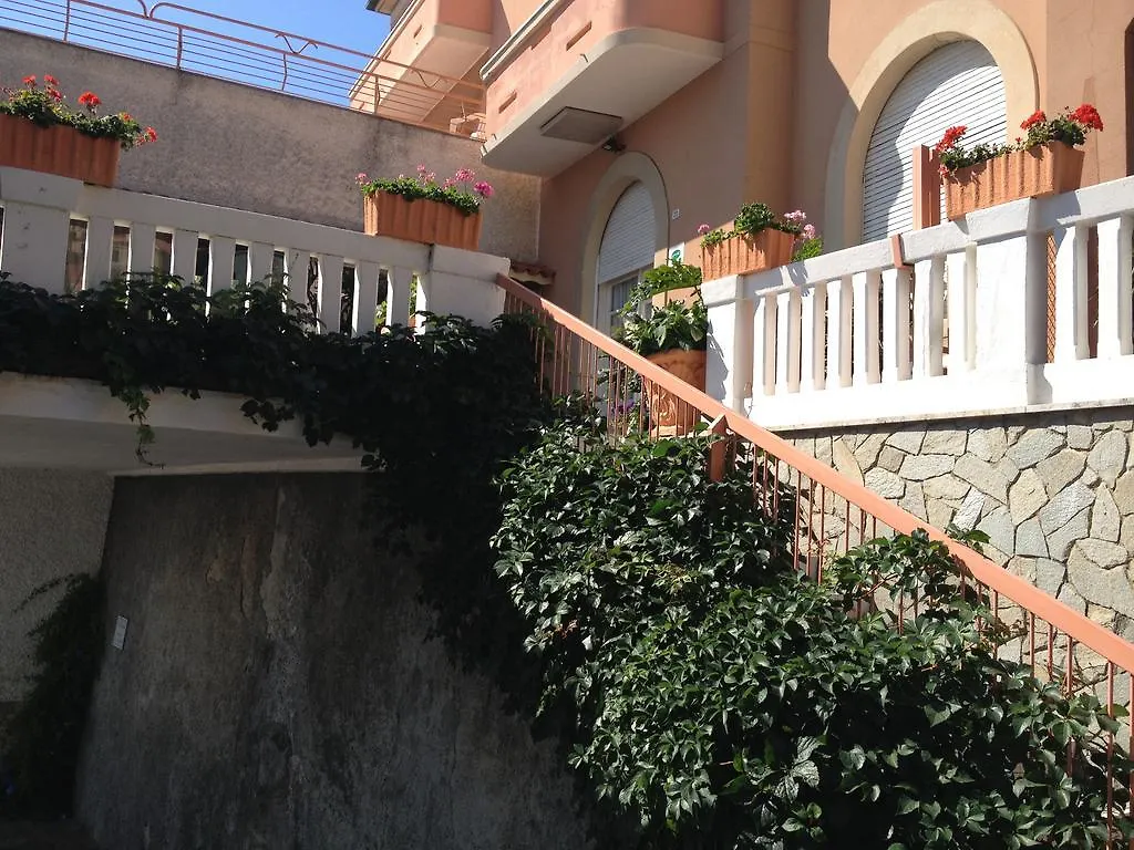 ברג'ג'י Albergo Miramare