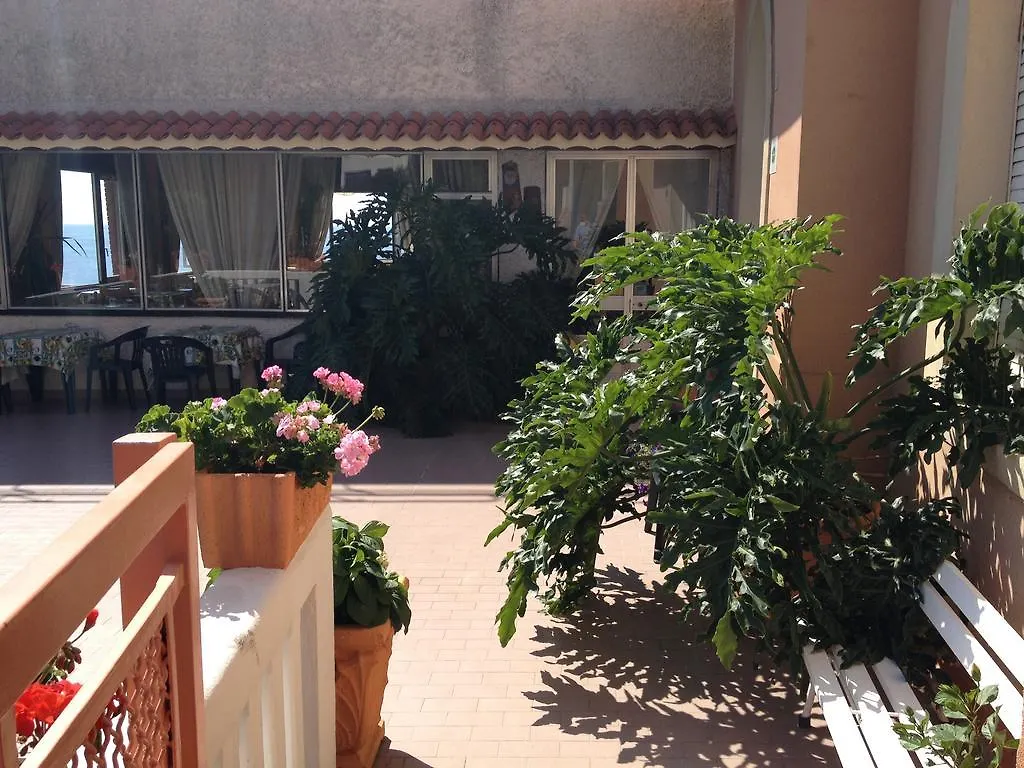 מלון ברג'ג'י Albergo Miramare