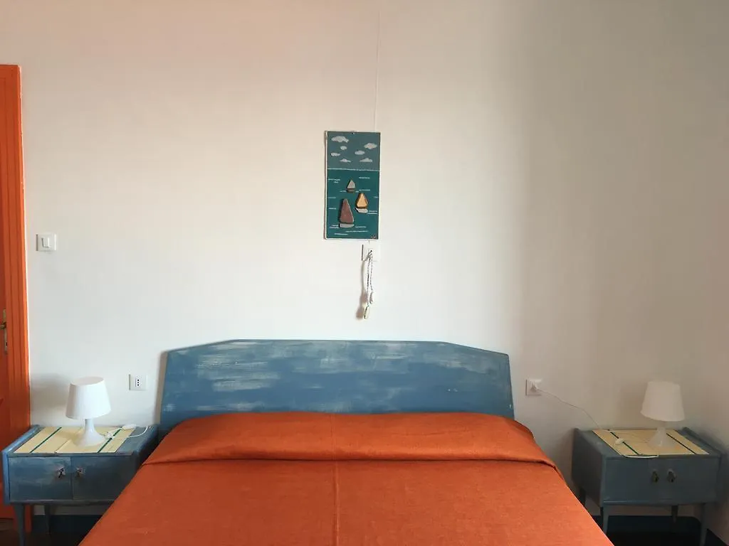 ברג'ג'י Albergo Miramare 0*,  איטליה